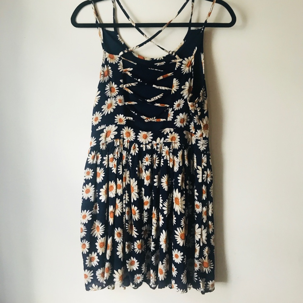 Daisy Patterned Spring Dress - Picture 2 of 2